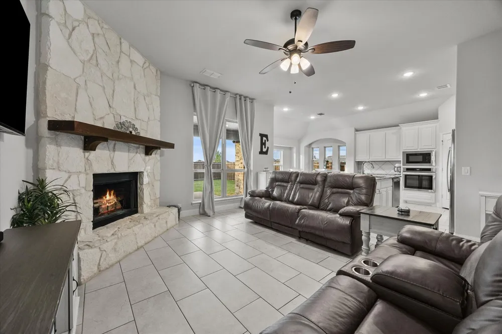 3904 Holly Springs Lane Kaufman, TX 75142