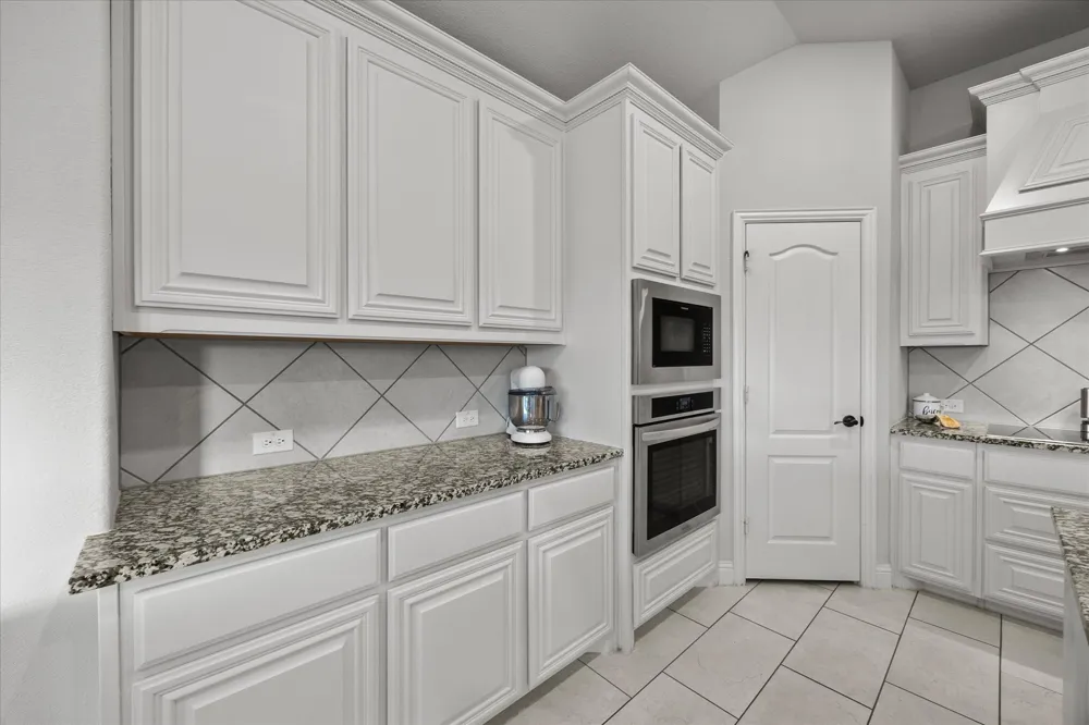 3904 Holly Springs Lane Kaufman, TX 75142