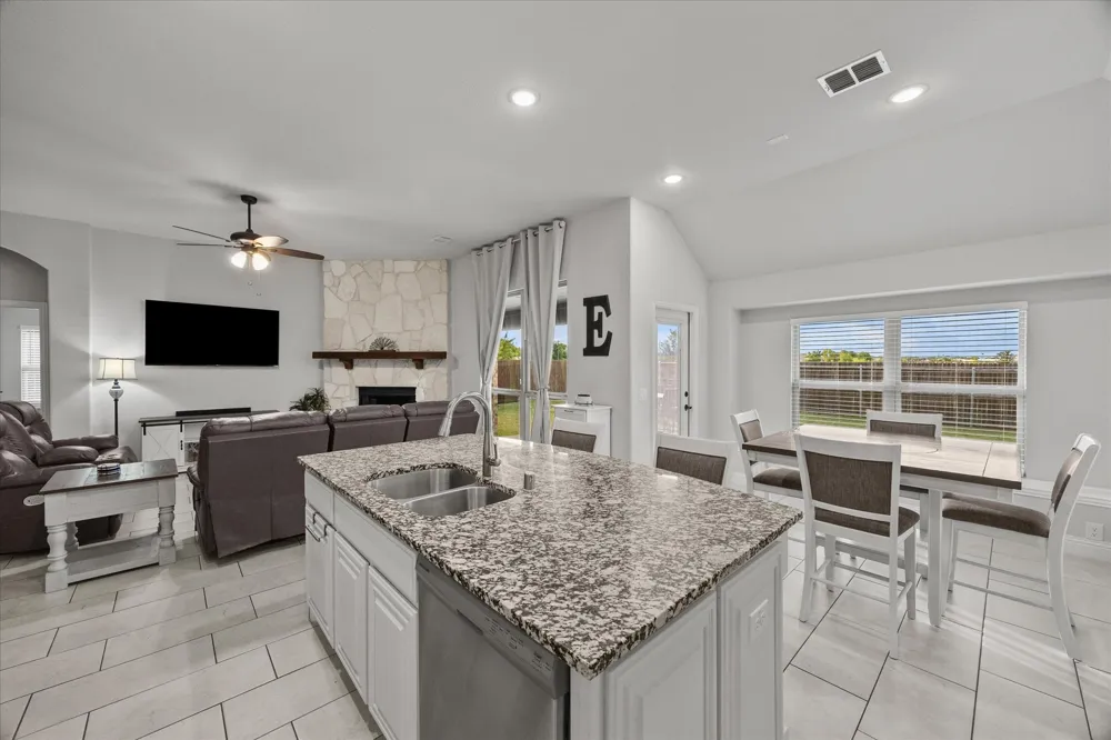 3904 Holly Springs Lane Kaufman, TX 75142