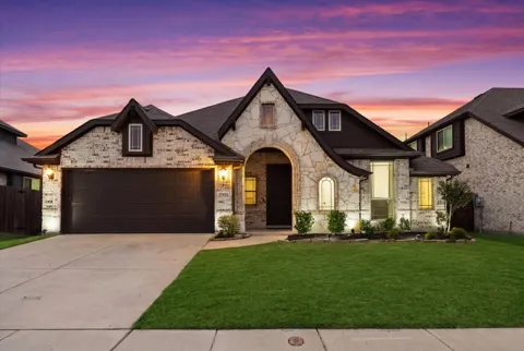 3904 Holly Springs Lane