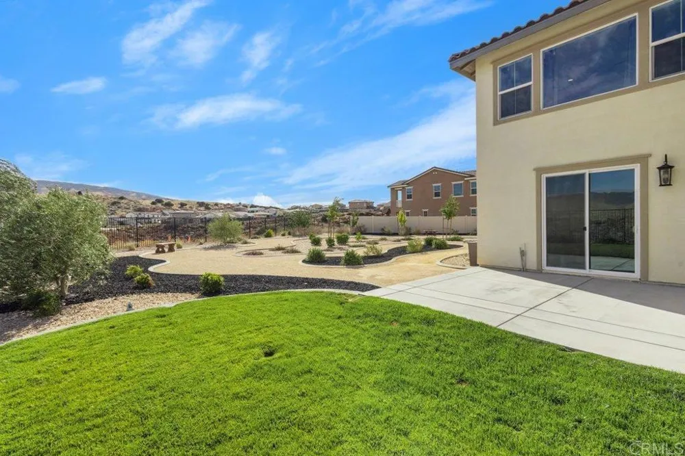 39210 Stallion Drive Palmdale, CA 93551