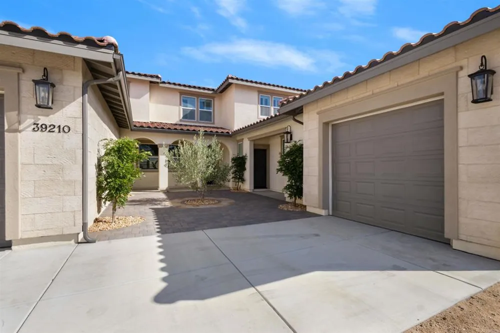 39210 Stallion Drive Palmdale, CA 93551