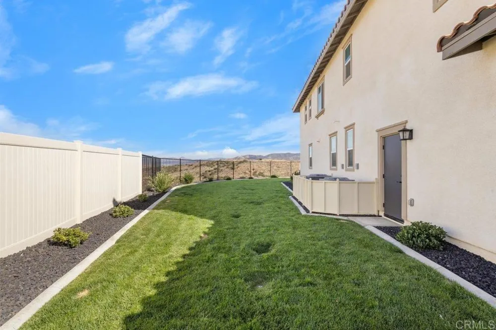 39210 Stallion Drive Palmdale, CA 93551