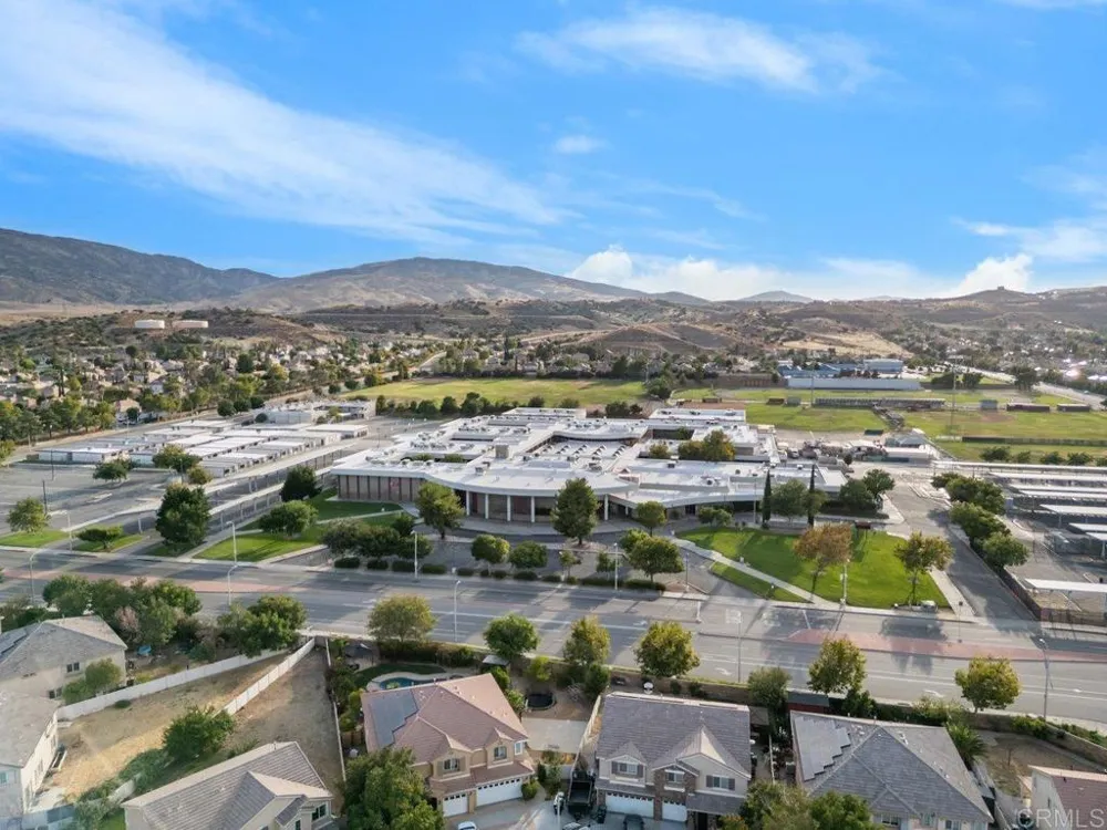 39210 Stallion Drive Palmdale, CA 93551