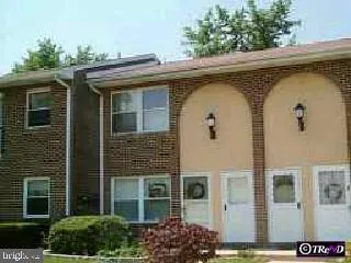805 WINDING WAY