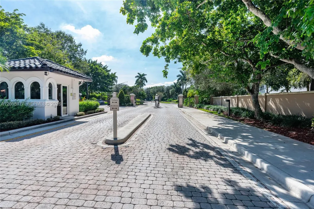 16840 SW 1st Mnr #16840 Pembroke Pines, FL 33027