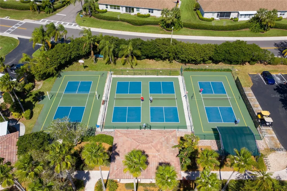417 GLADSTONE PLACE Sun City Center, FL 33573