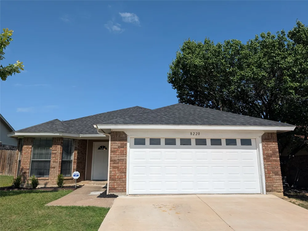 8220 Meadowbrook Drive Watauga, TX 76148