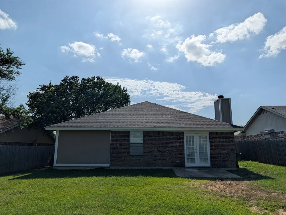 8220 Meadowbrook Drive Watauga, TX 76148