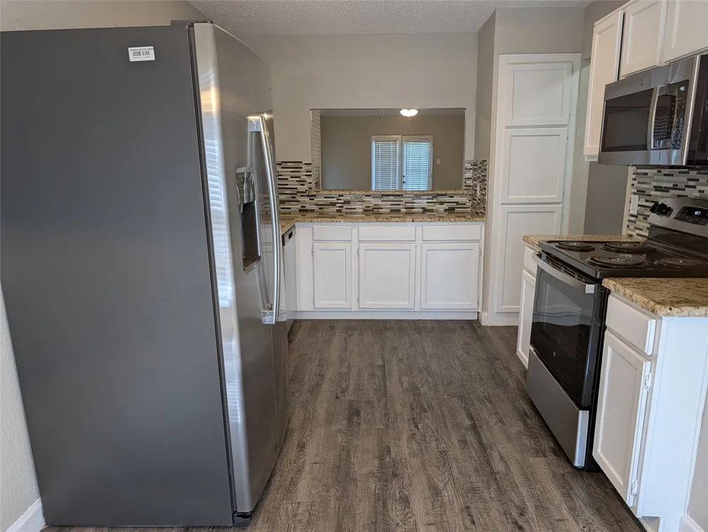 8220 Meadowbrook Drive Watauga, TX 76148