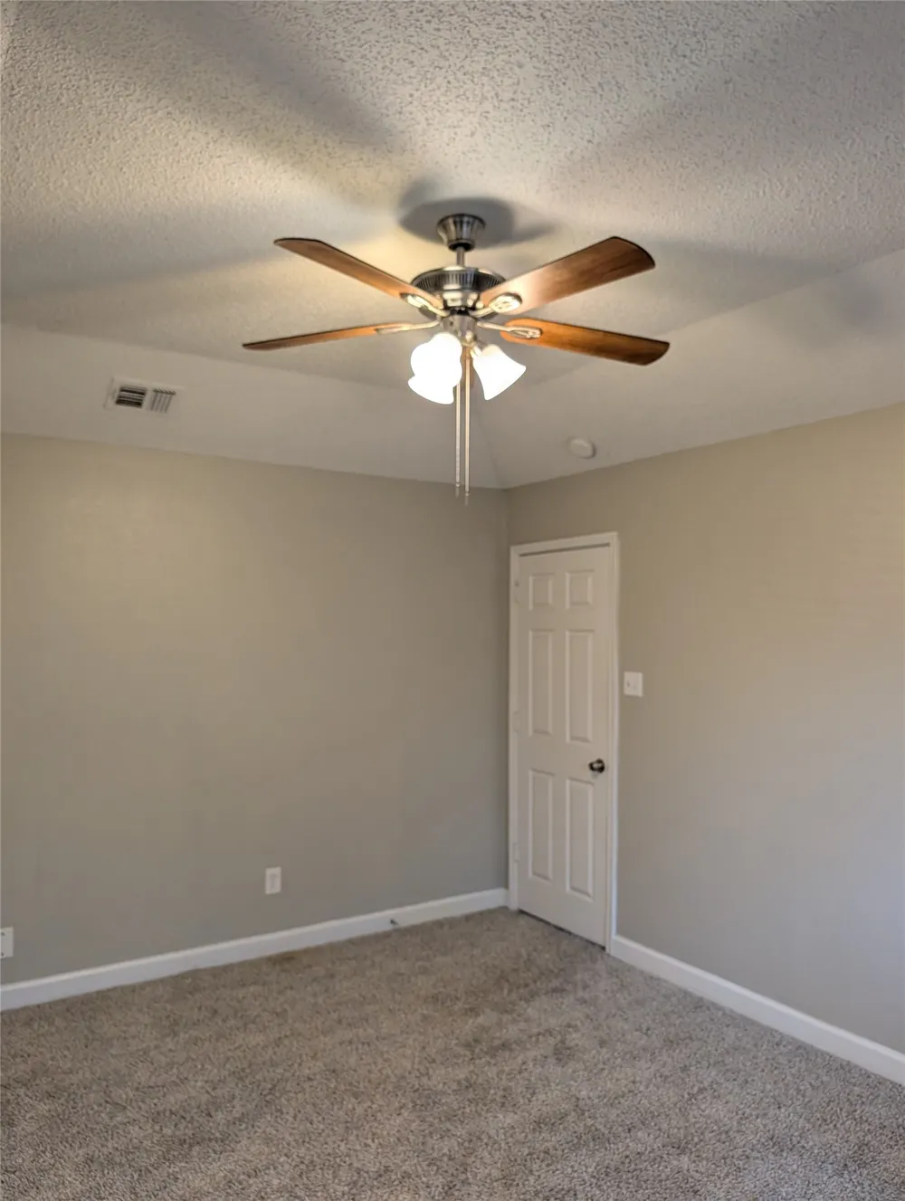 8220 Meadowbrook Drive Watauga, TX 76148