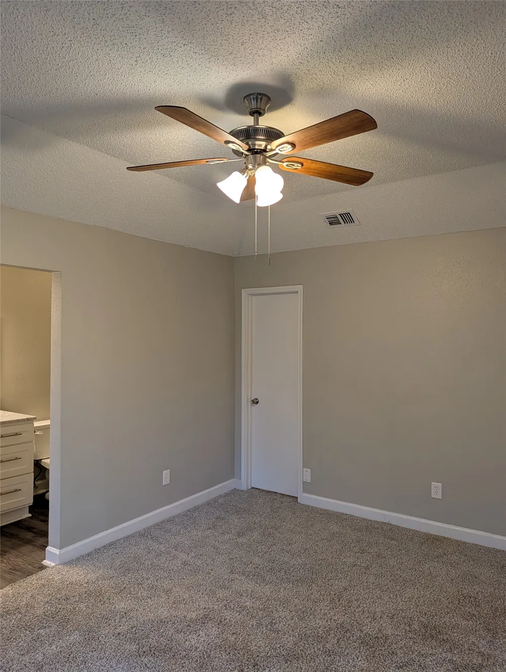 8220 Meadowbrook Drive Watauga, TX 76148