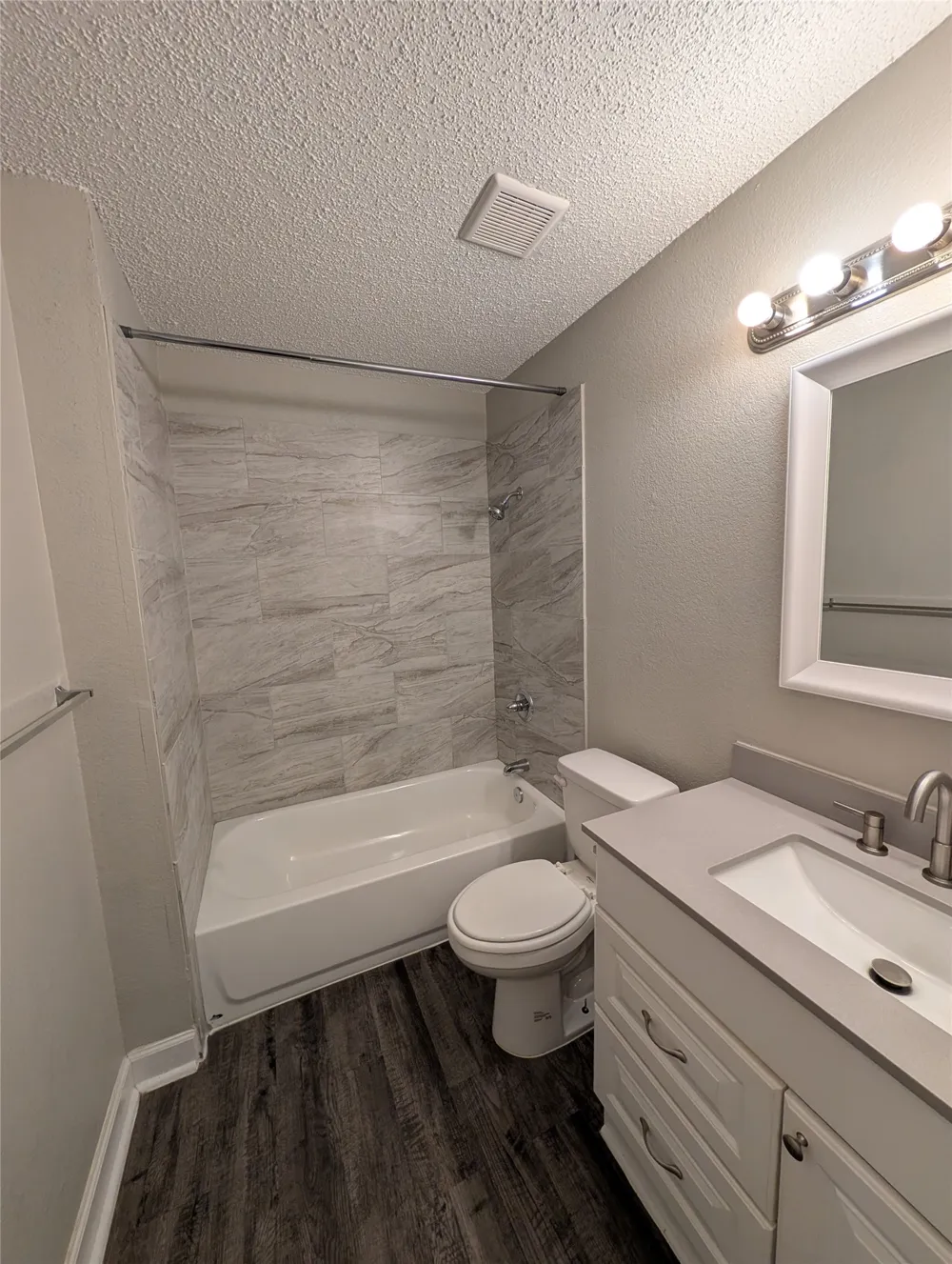 8220 Meadowbrook Drive Watauga, TX 76148