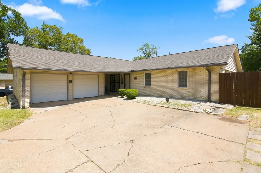 2420 Timberlake Drive Irving, TX 75062