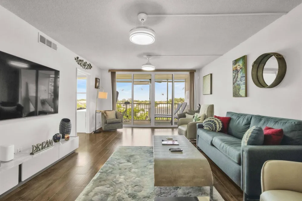 3000 NE 48TH COURT #402 Lighthouse Point, FL 33064