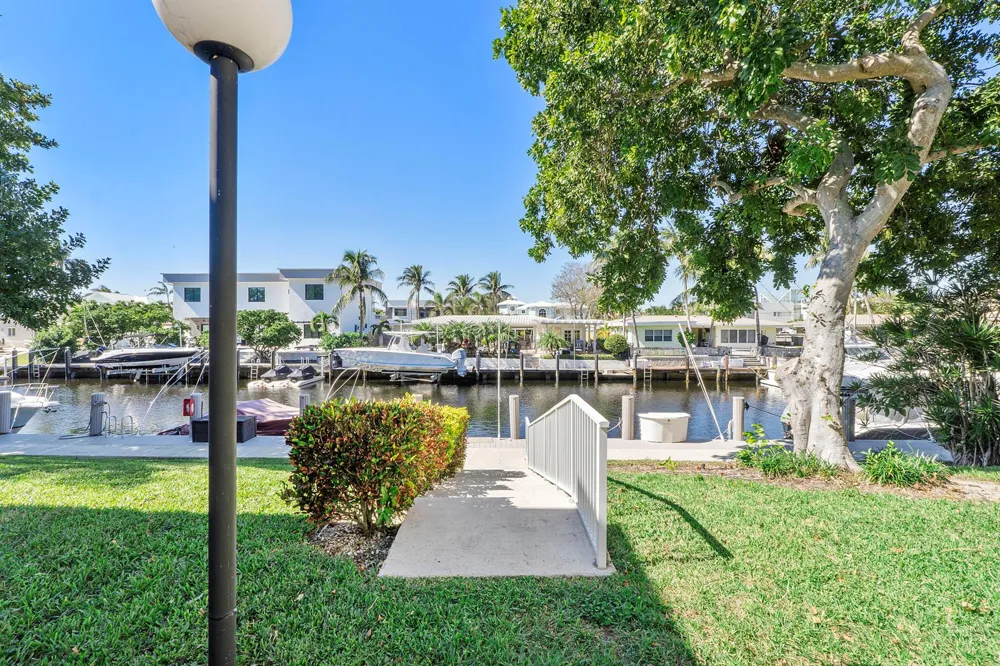 3000 NE 48TH COURT #402 Lighthouse Point, FL 33064
