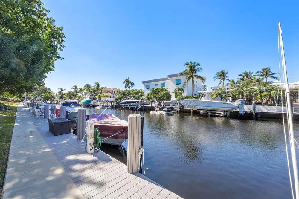 3000 NE 48TH COURT #402 Lighthouse Point, FL 33064