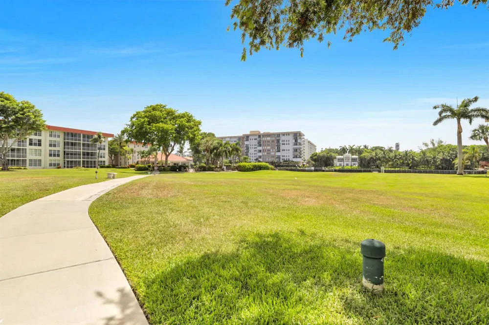 3000 NE 48TH COURT #402 Lighthouse Point, FL 33064