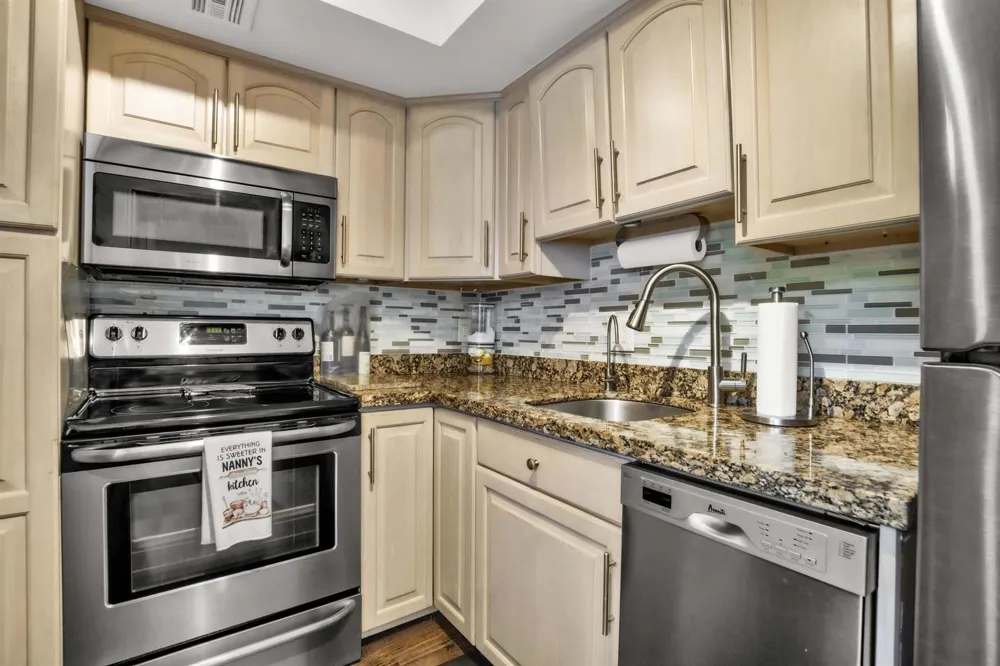 3000 NE 48TH COURT #402 Lighthouse Point, FL 33064