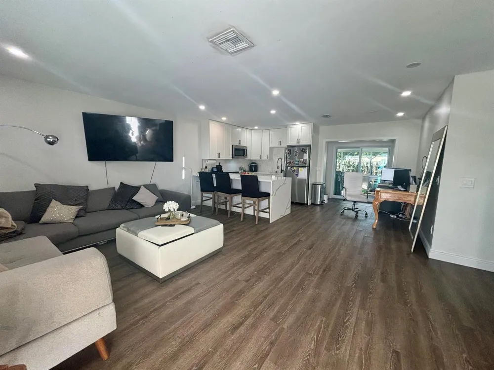 5027 Michigan Av. #16b West Palm Beach, FL 33415