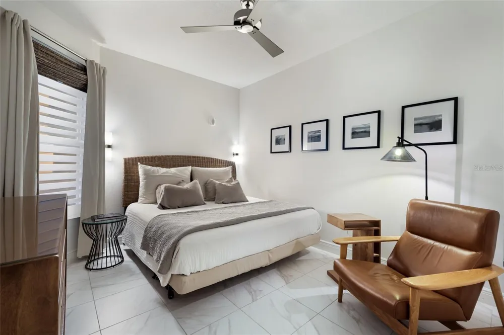 376 ARUBA CIRCLE #203 Bradenton, FL 34209