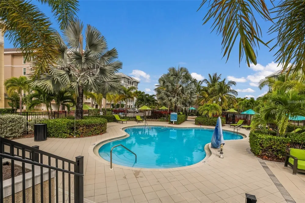 376 ARUBA CIRCLE #203 Bradenton, FL 34209