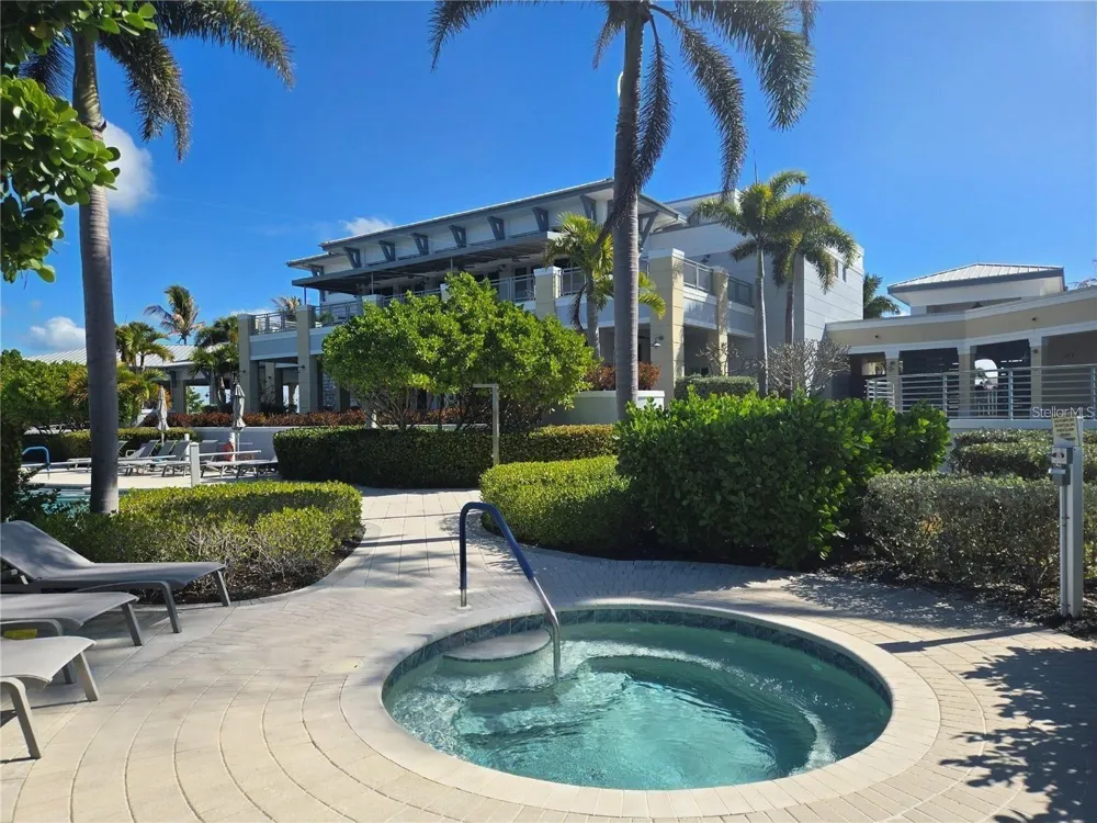 376 ARUBA CIRCLE #203 Bradenton, FL 34209