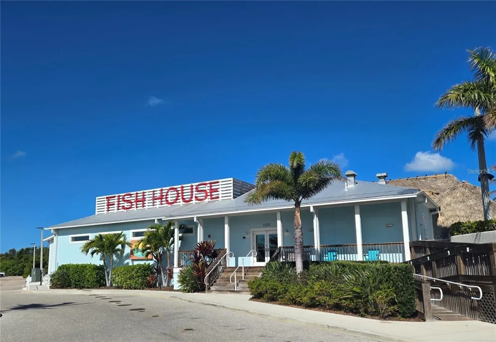 376 ARUBA CIRCLE #203 Bradenton, FL 34209
