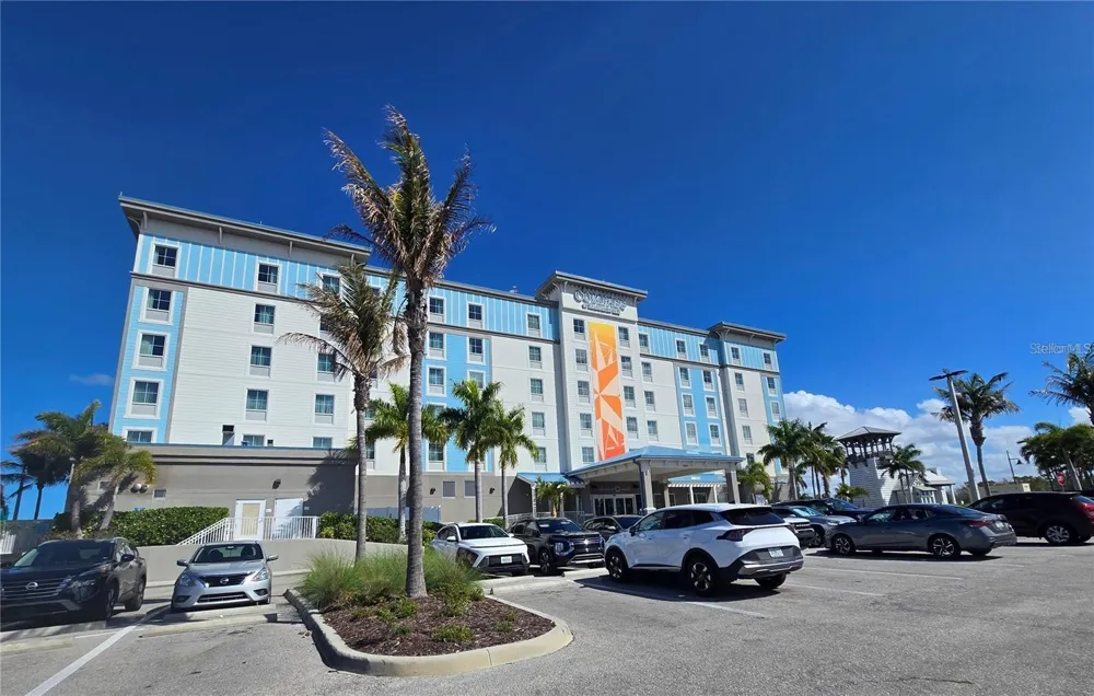 376 ARUBA CIRCLE #203 Bradenton, FL 34209
