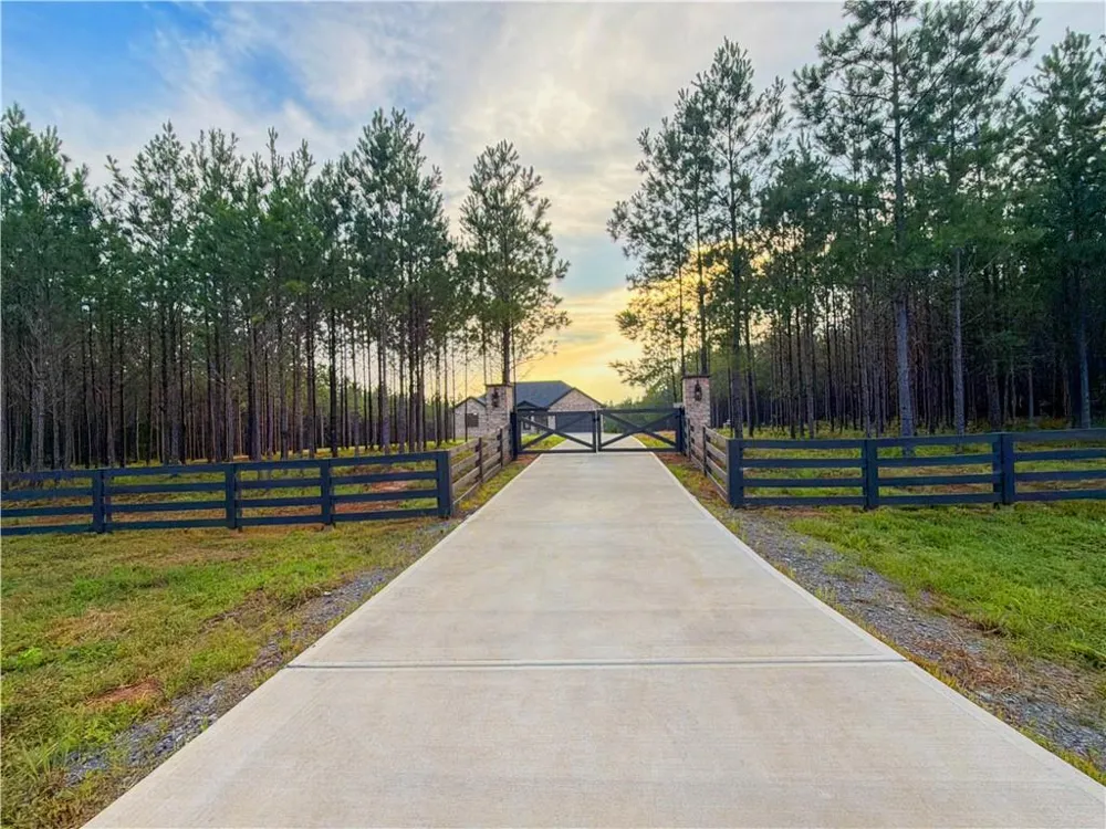 357 Bagley Road Forsyth, GA 31029