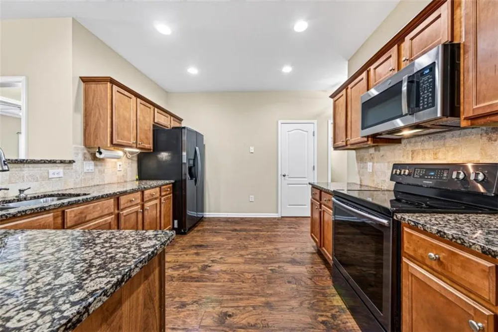 305 Victory Circle Commerce, GA 30529
