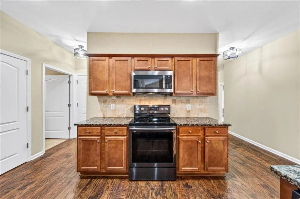 305 Victory Circle Commerce, GA 30529