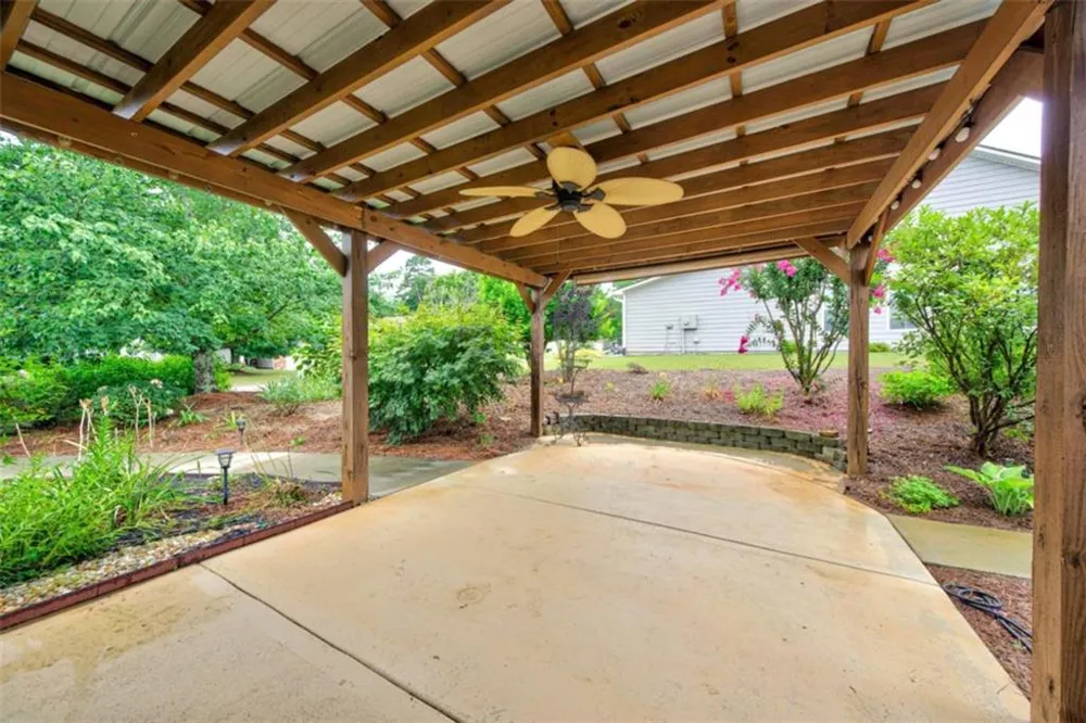305 Victory Circle Commerce, GA 30529
