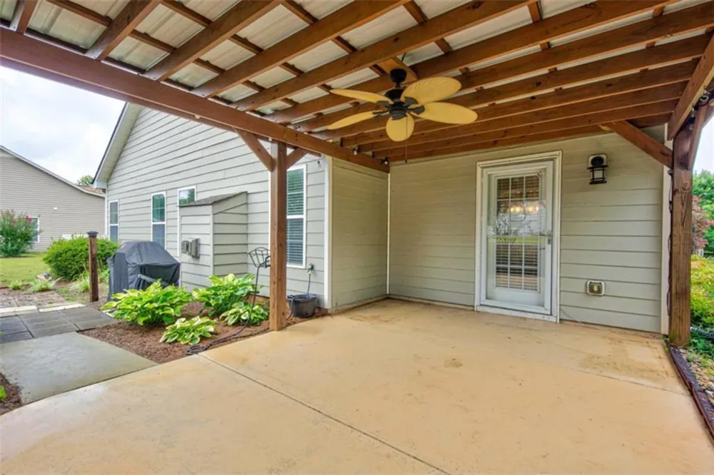 305 Victory Circle Commerce, GA 30529