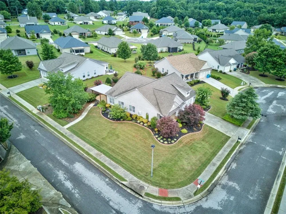 305 Victory Circle Commerce, GA 30529