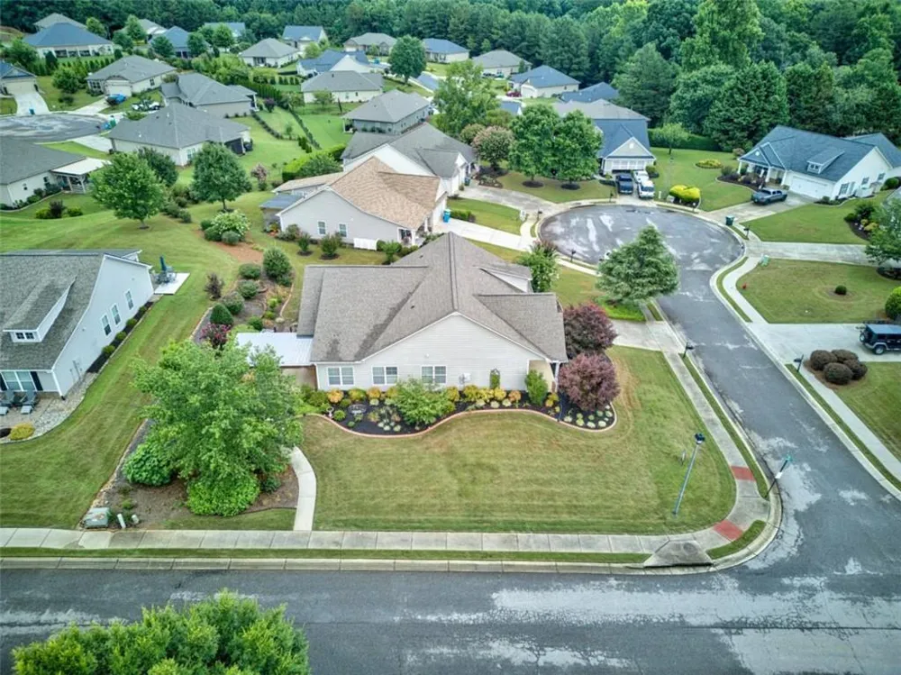 305 Victory Circle Commerce, GA 30529