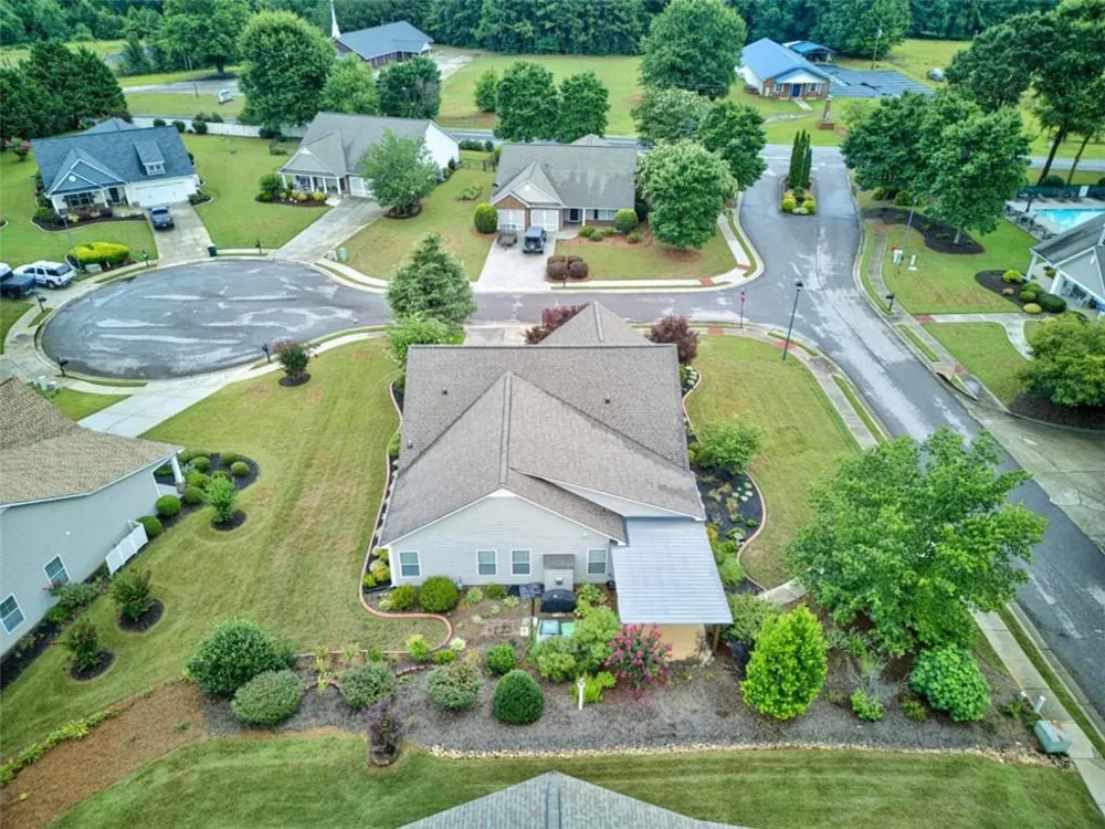 305 Victory Circle Commerce, GA 30529