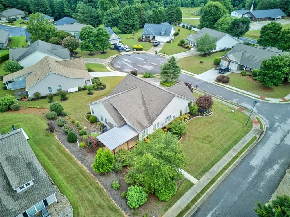 305 Victory Circle Commerce, GA 30529