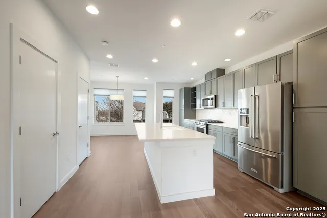102 Tendick #UNIT 802 San Antonio, TX 78209