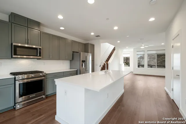 102 Tendick #UNIT 802 San Antonio, TX 78209