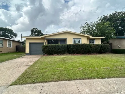 209 E Linda Drive