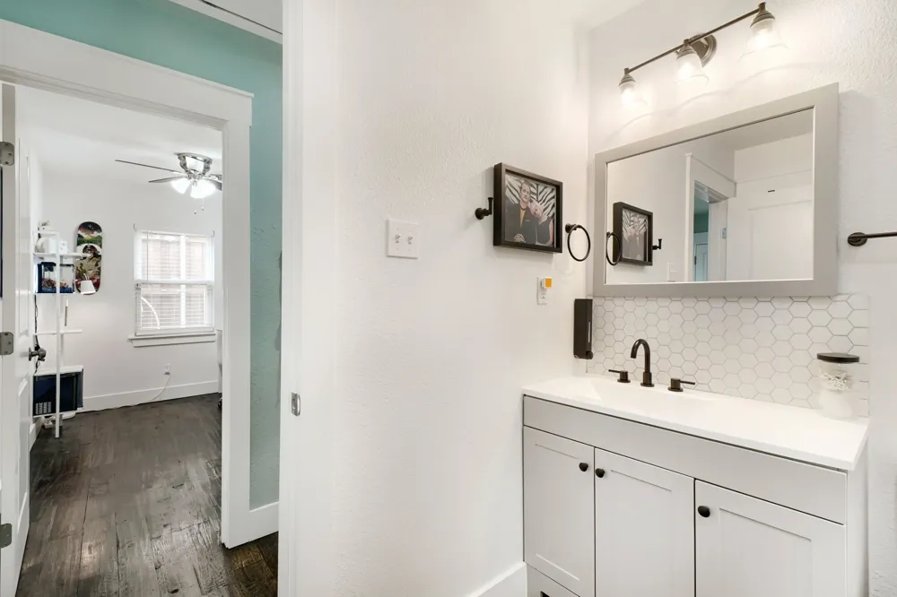 818 Windomere Avenue Dallas, TX 75208