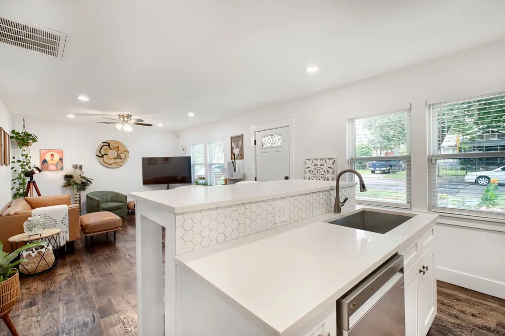 818 Windomere Avenue Dallas, TX 75208