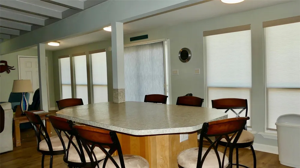 58 Lakeside Drive Hitchcock, TX 77563