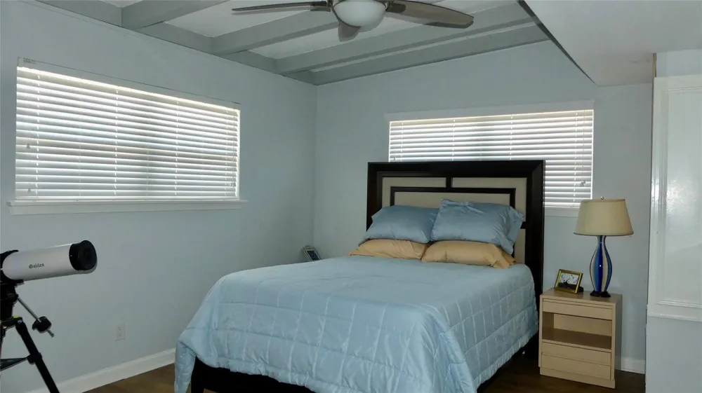 58 Lakeside Drive Hitchcock, TX 77563