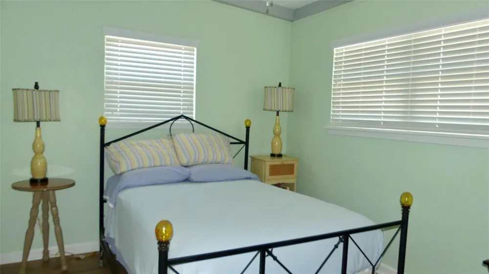 58 Lakeside Drive Hitchcock, TX 77563