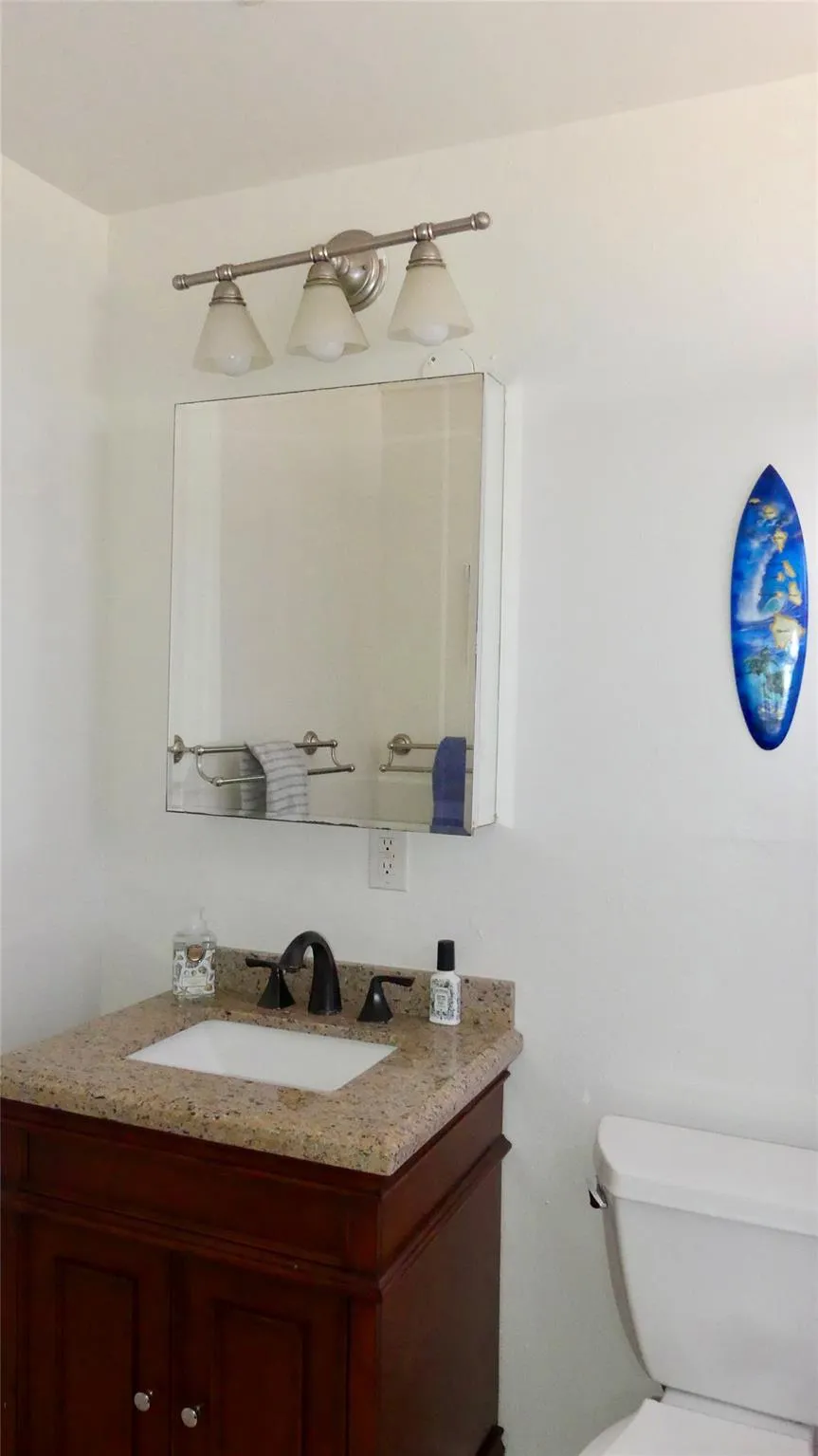 58 Lakeside Drive Hitchcock, TX 77563
