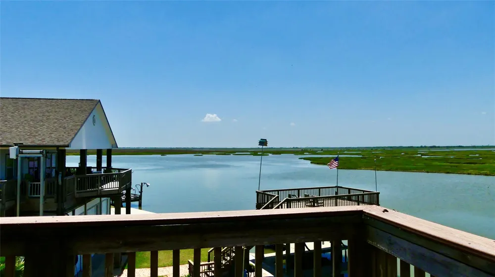 58 Lakeside Drive Hitchcock, TX 77563