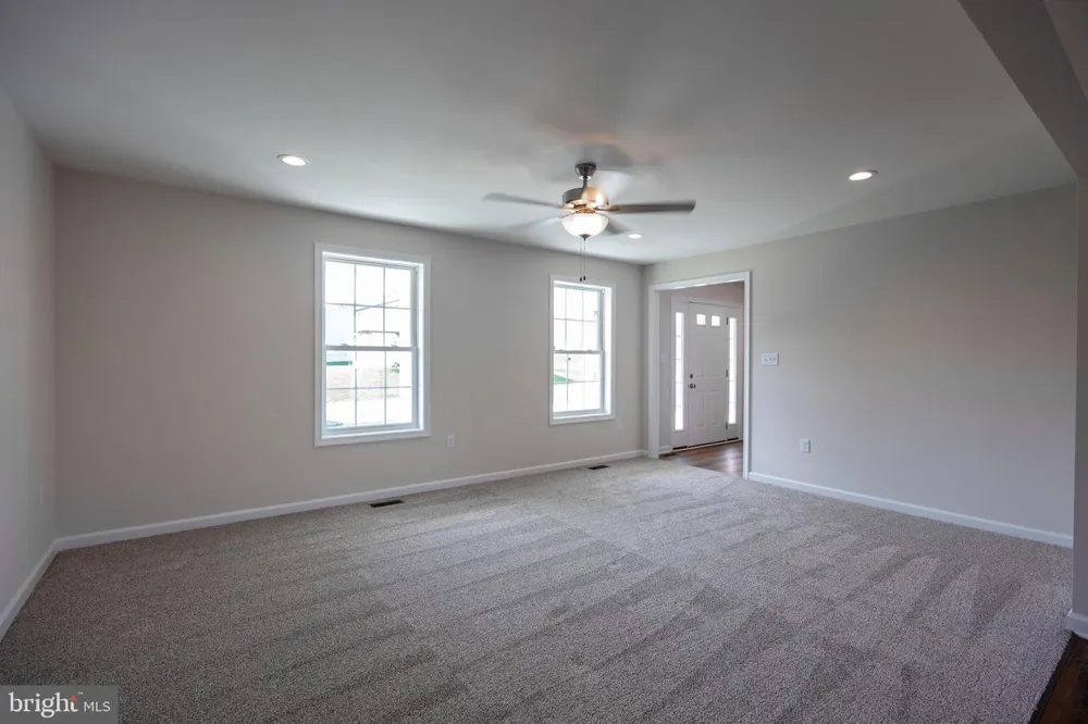 CABRIOLET COURT Martinsburg, WV 25401