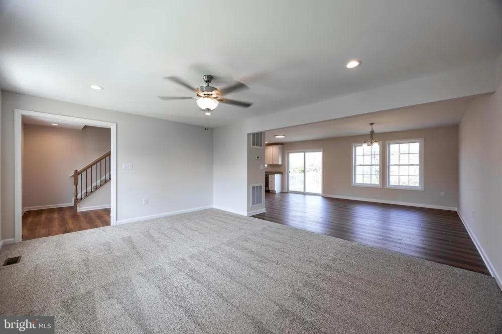 CABRIOLET COURT Martinsburg, WV 25401
